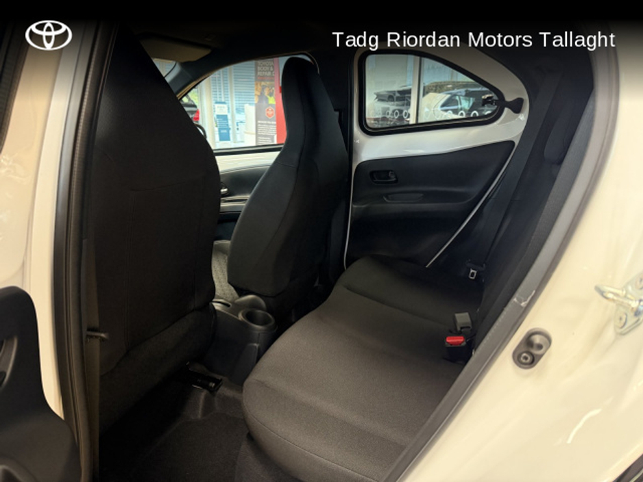2025 Toyota Aygo X DESIGN (WHITE) * SHOWROOM PRE REG MODEL* NO MILEAGE * €22,950