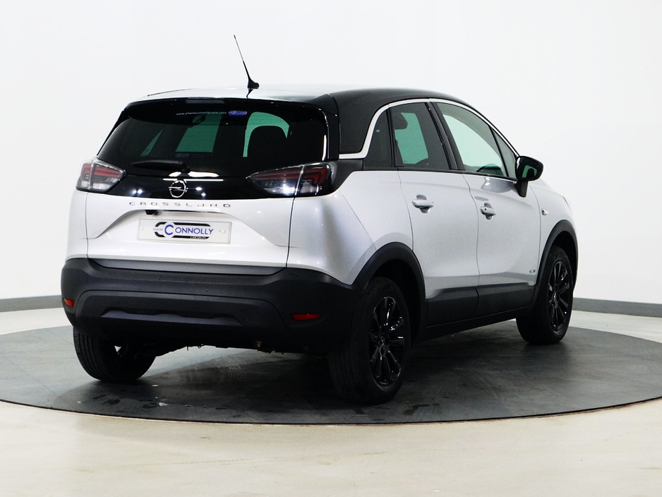 2023 Opel Crossland X - image 3