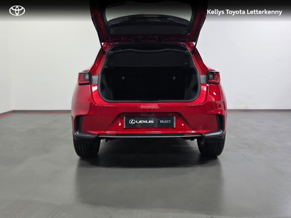 2025 Lexus LBX - image 8