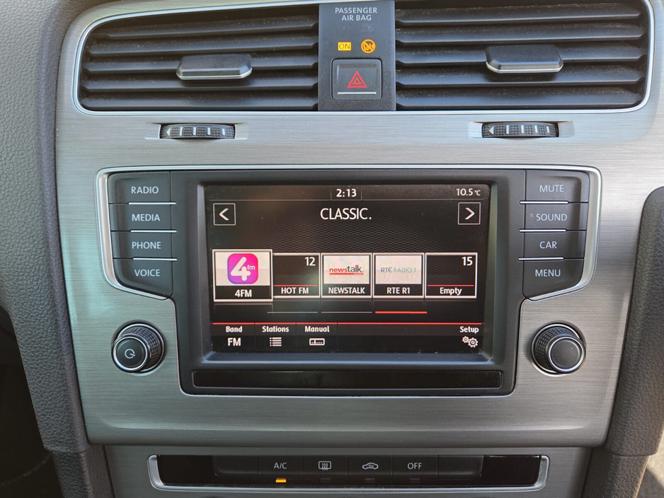 2017 Volkswagen Golf - image 27