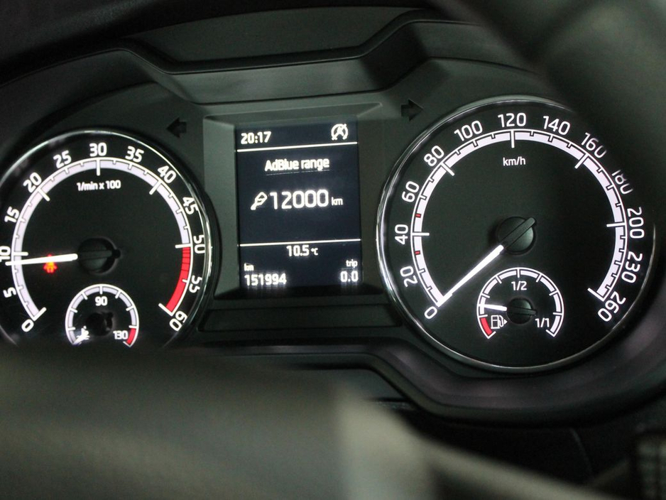 2019 Skoda Octavia - image 16