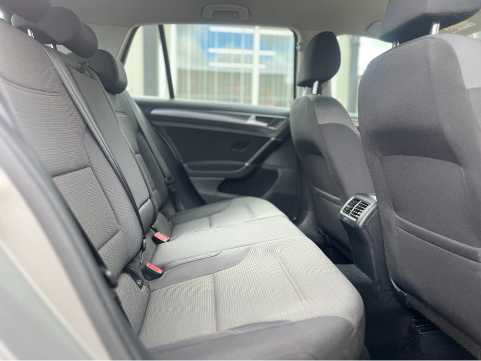 2017 Volkswagen Golf - image 19