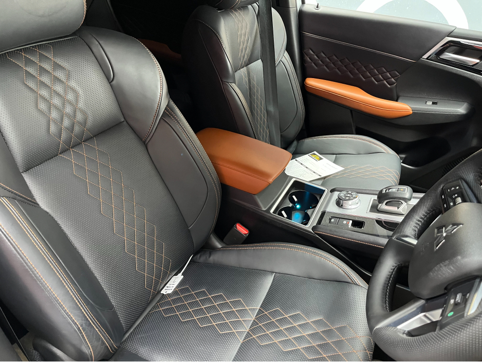 2023 Mitsubishi Outlander - image 13