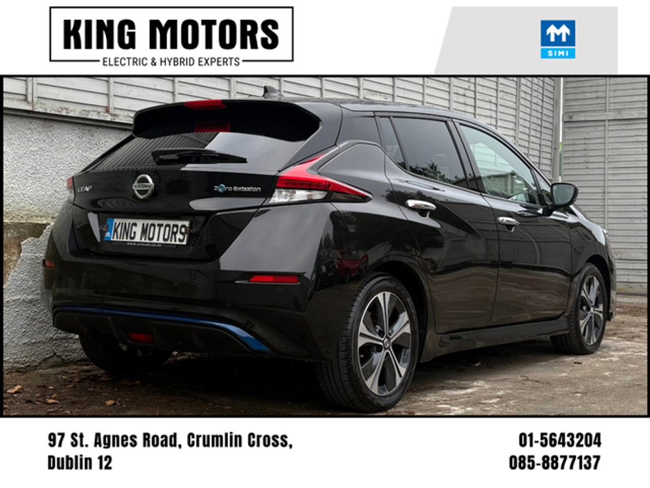 2022 Nissan Leaf - image 3