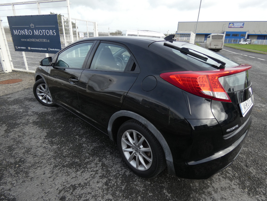 2014 Honda Civic - image 5