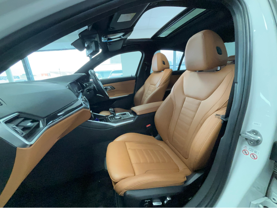 2019 BMW 3 Series - image 10