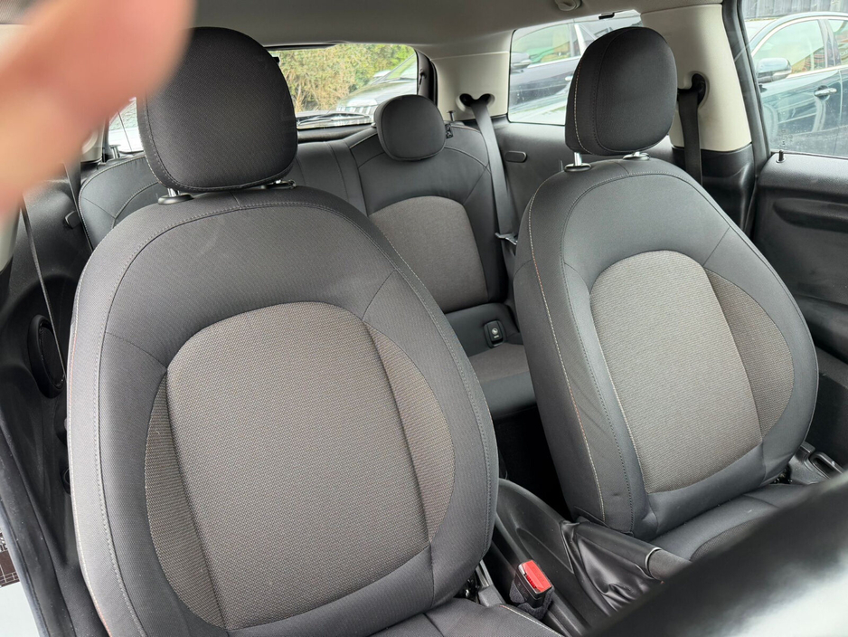 2017 MINI Hatch - image 16