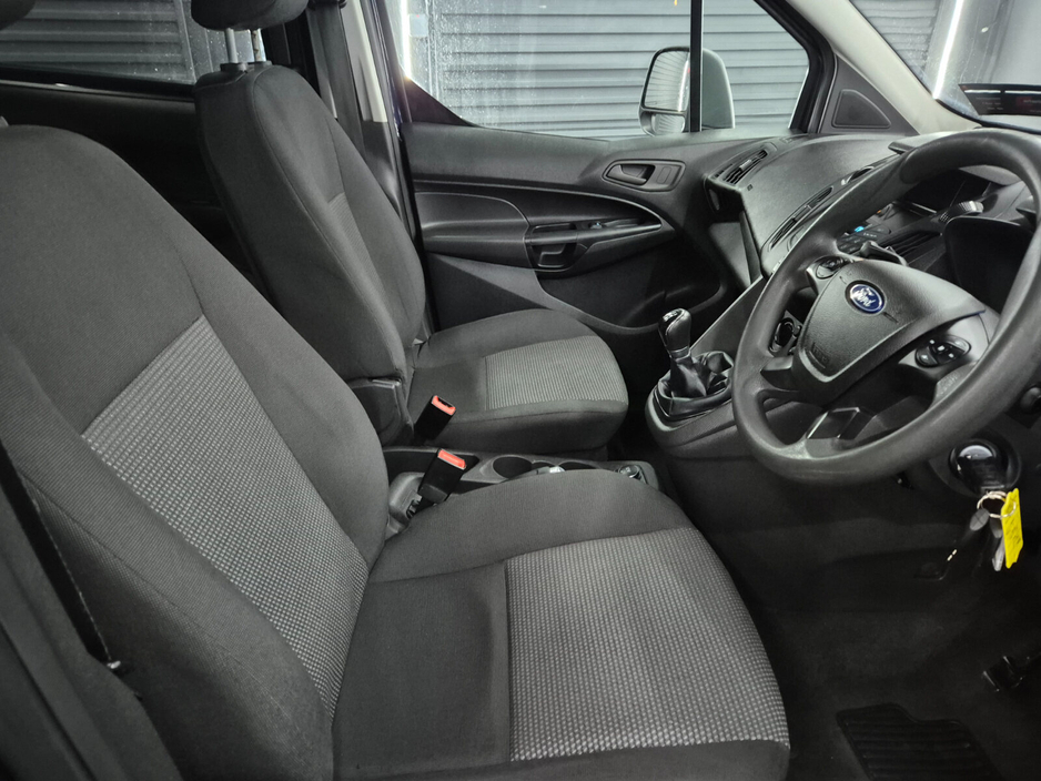 2016 Ford Tourneo Connect - image 13
