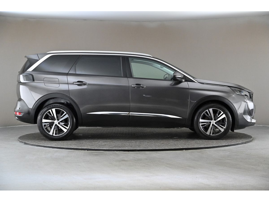 2021 Peugeot 5008 - image 11