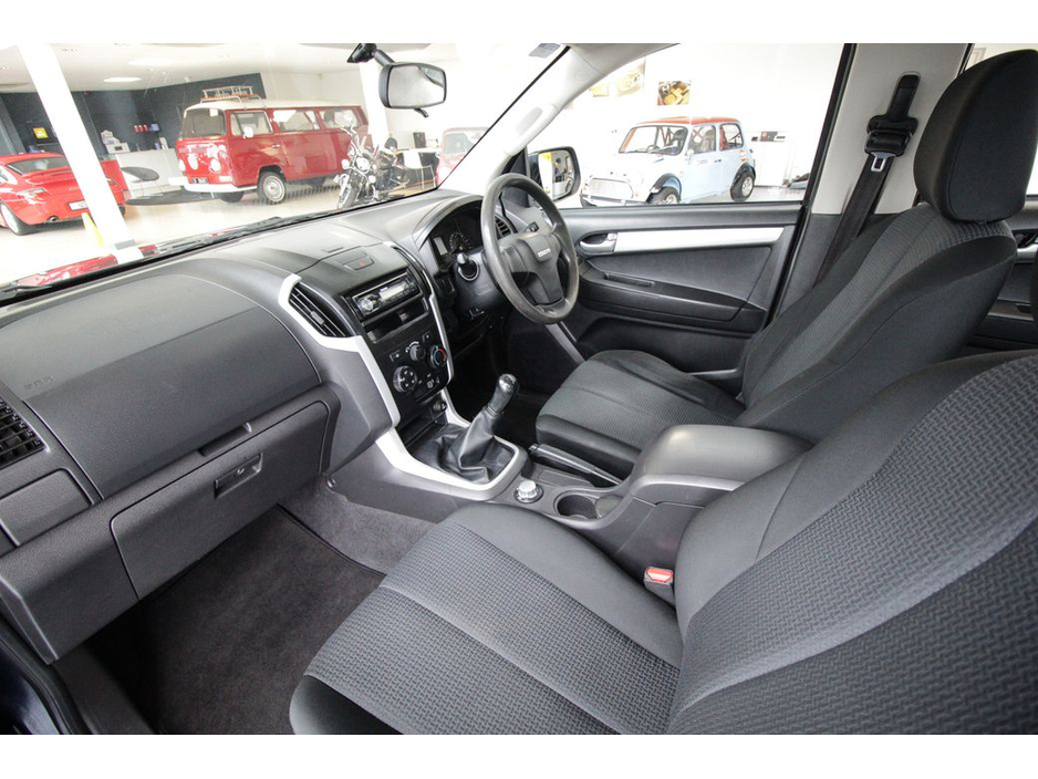 2017 Isuzu D-MAX - image 16