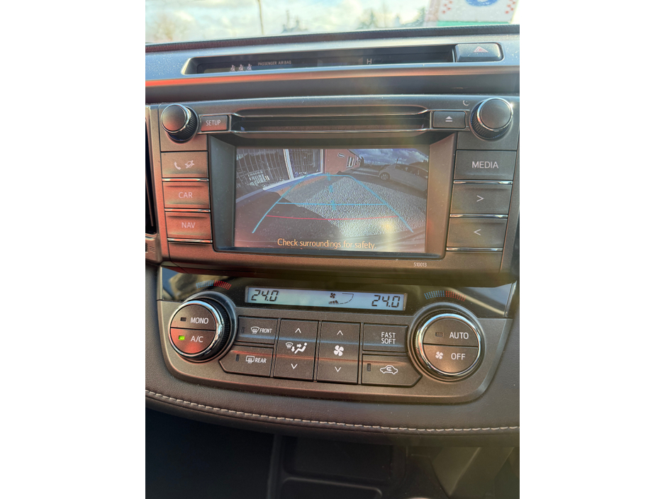 2014 Toyota Rav4 - image 8