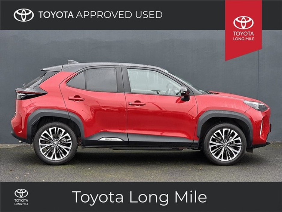 2022 Toyota Yaris Cross - image 3