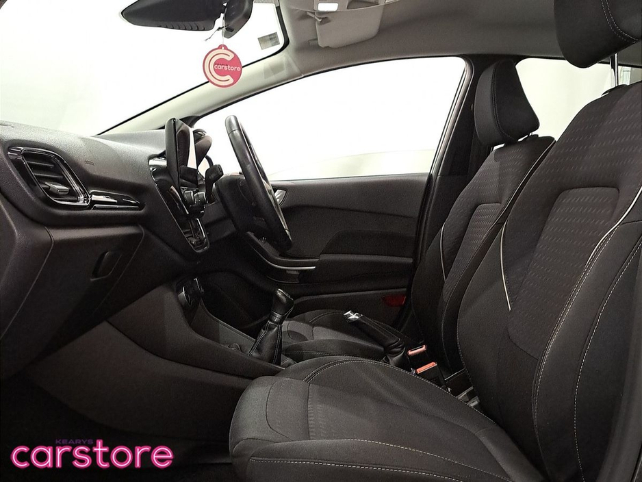 2019 Ford Fiesta - image 9