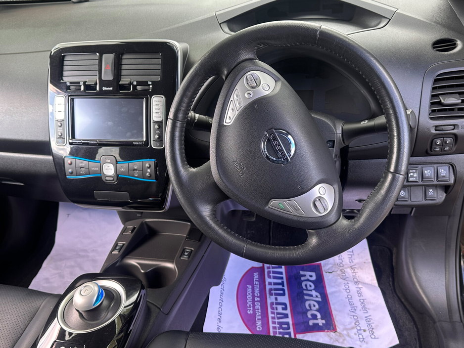 2017 Nissan Leaf - image 9