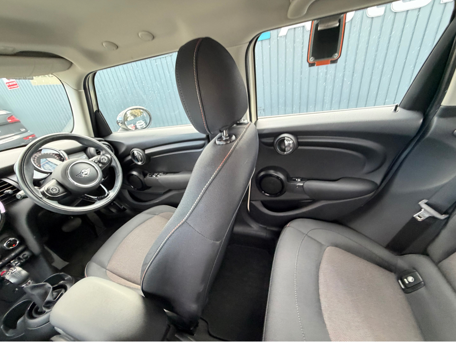 2019 MINI Cooper D - image 39