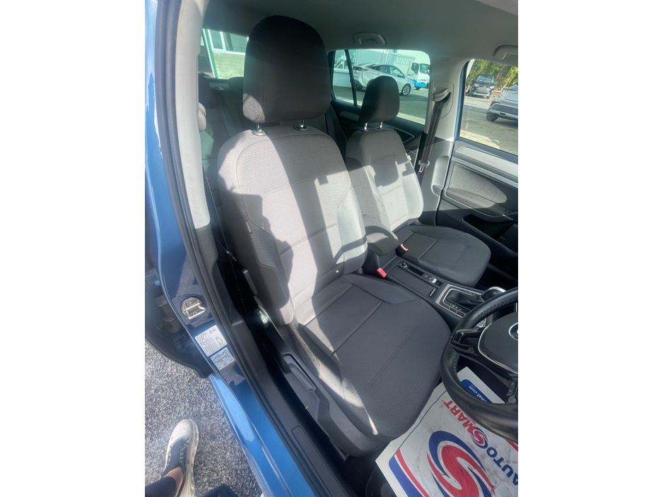 2016 Volkswagen Golf - image 12