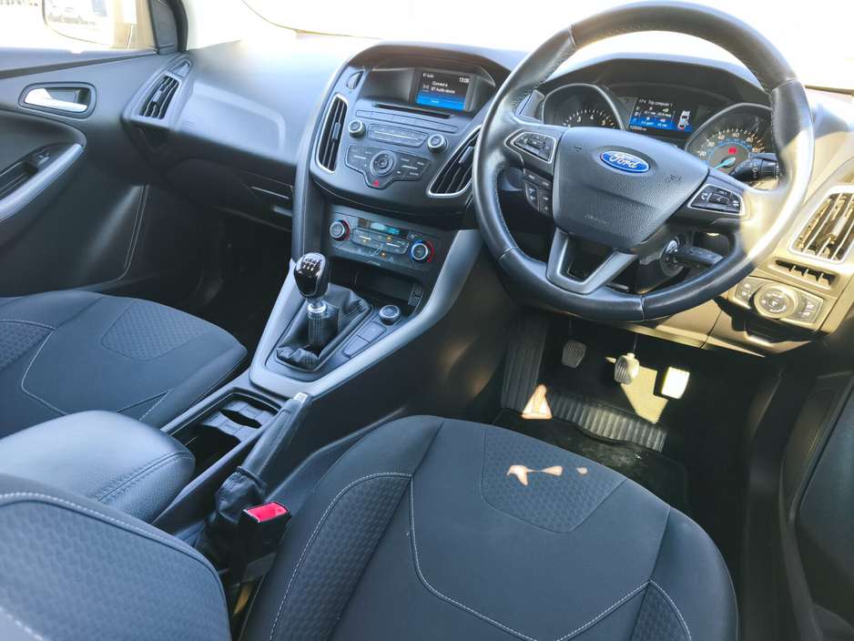 2015 Ford Focus - image 8