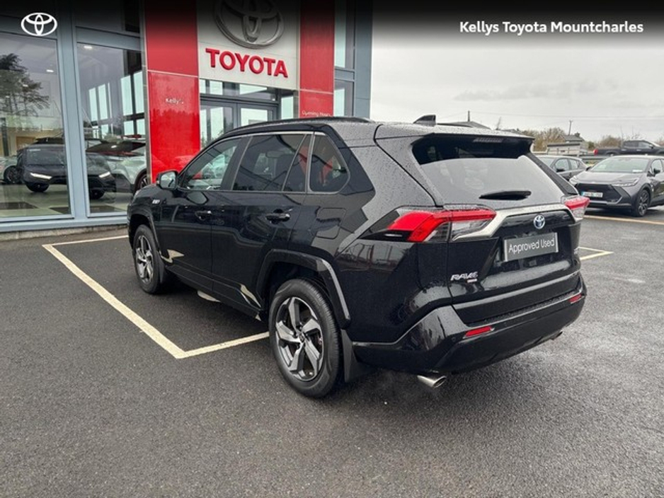 2022 Toyota Rav4 - image 10