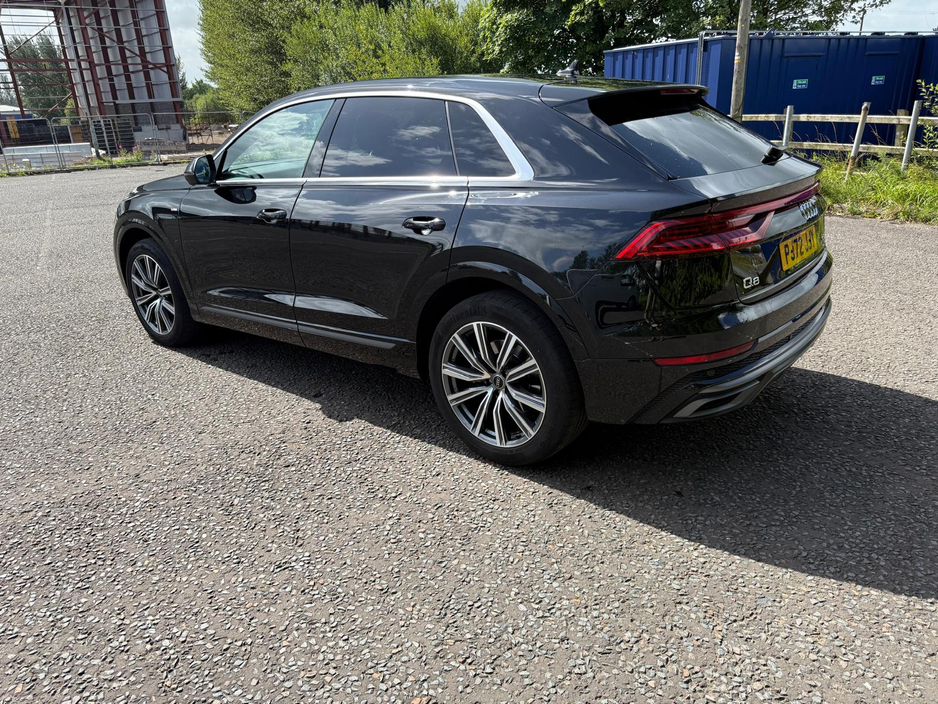 2022 Audi Q8 - image 6