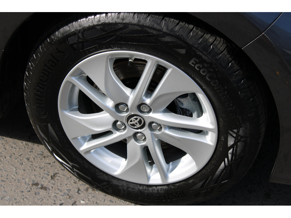 2024 Toyota Yaris - image 10