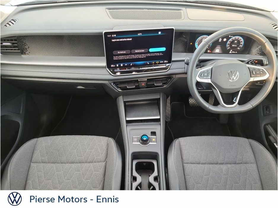 2025 Volkswagen Tayron - image 4