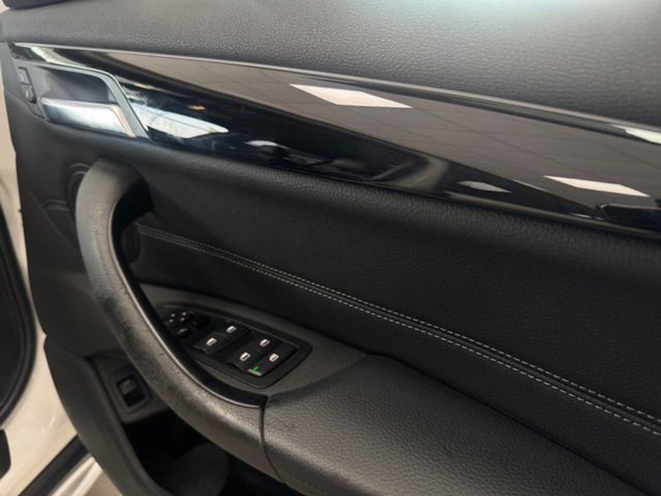 2019 BMW X1 - image 12