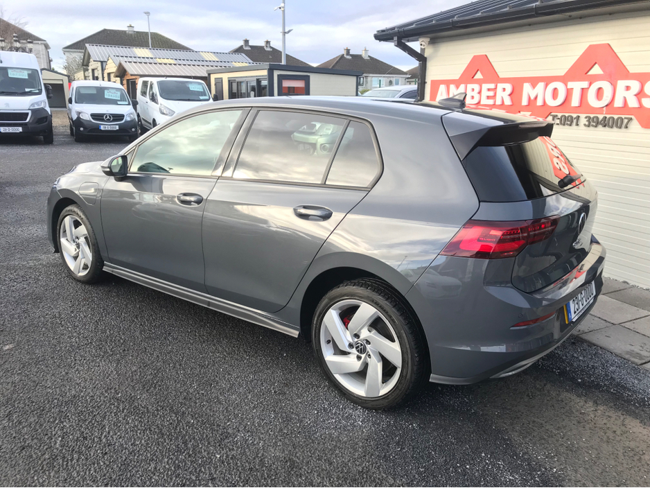 2023 Volkswagen Golf - image 23