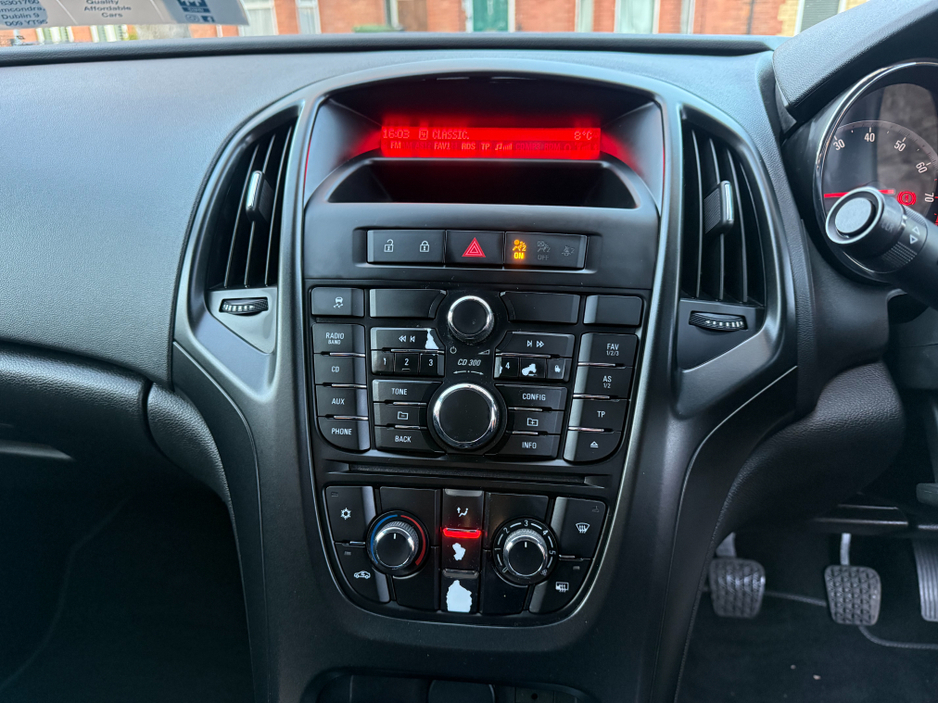 2015 Opel Astra 1.4 Petrol, 1 Owner Irish Car From New, New Nct 01/2027, 5 Door Hatchback, A/C, Service & Warranty Included, SIMI Dealer, €6,950