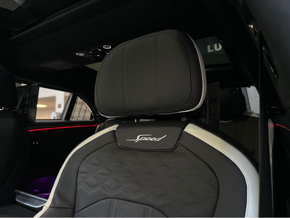 2025 Bentley Flying Spur - image 18