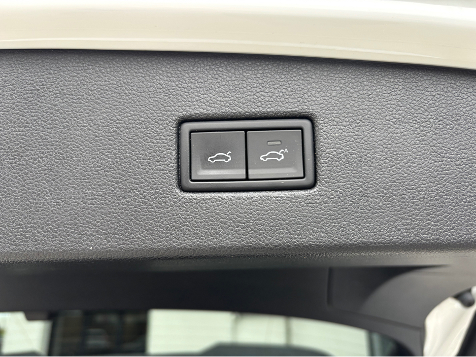 2019 Volkswagen Tiguan - image 27