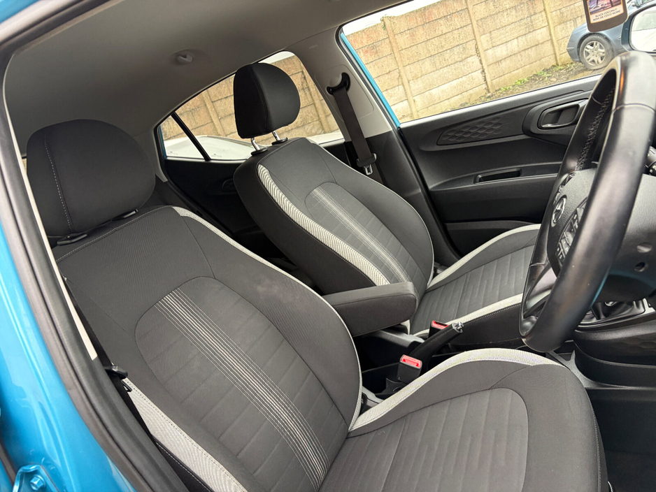 2020 Hyundai i10 - image 5