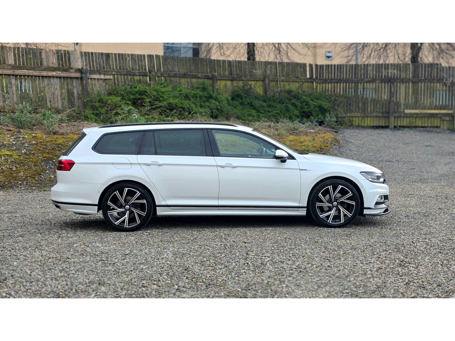 2016 Volkswagen Passat - image 8