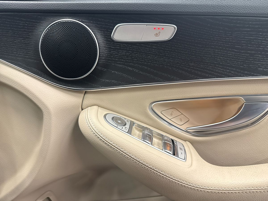 2020 Mercedes-Benz C Class - image 19