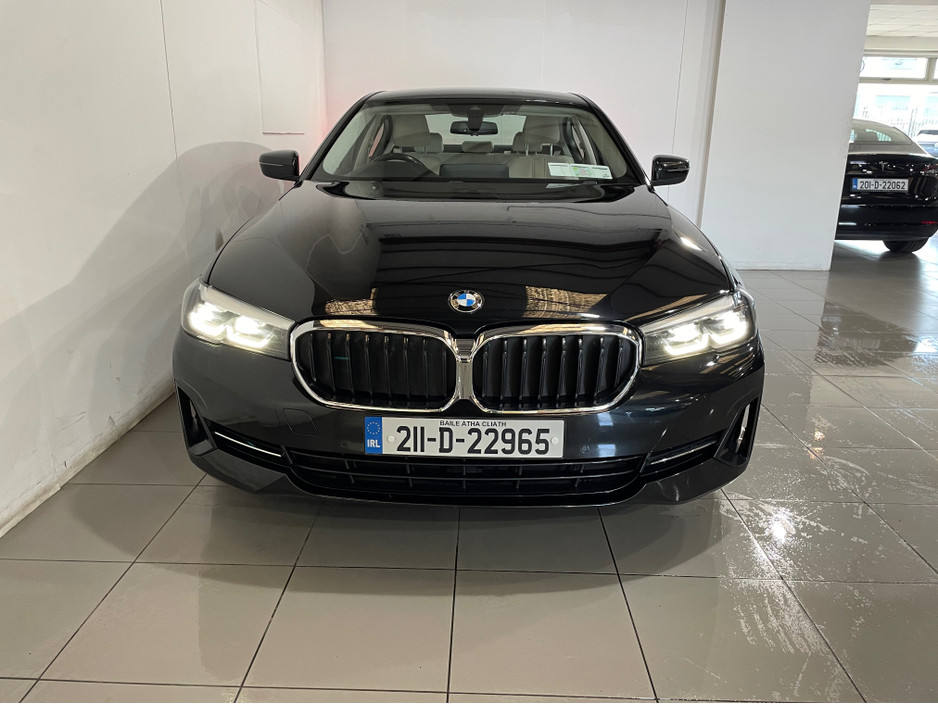 2021 BMW 5 Series - image 2
