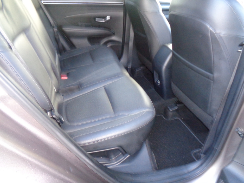 2022 Hyundai Tucson - image 6