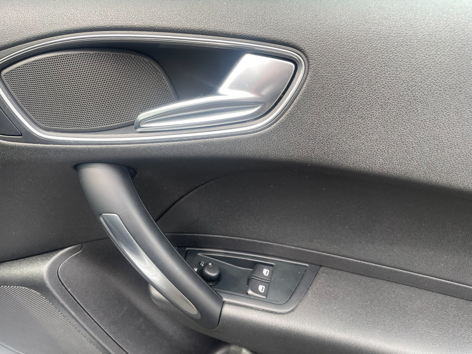 2011 Audi A1 - image 16