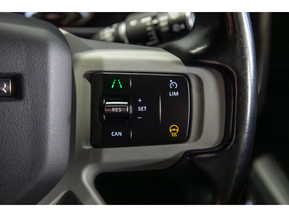 2022 Land Rover Defender 3.0 D300 110 AUTO 4WD €56,911