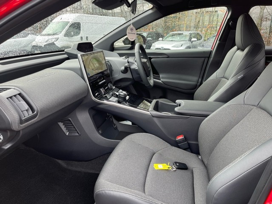 2025 Toyota bZ4X - image 7