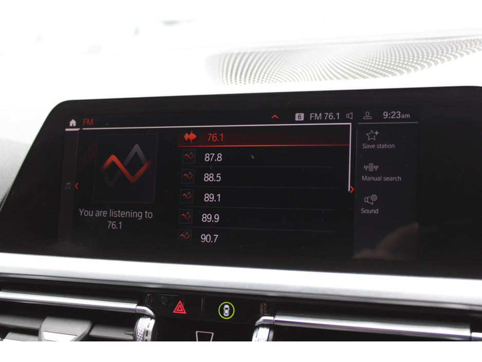 2021 BMW 3 Series - image 13