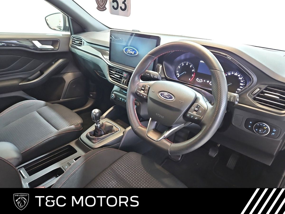 2023 Ford Focus - image 6