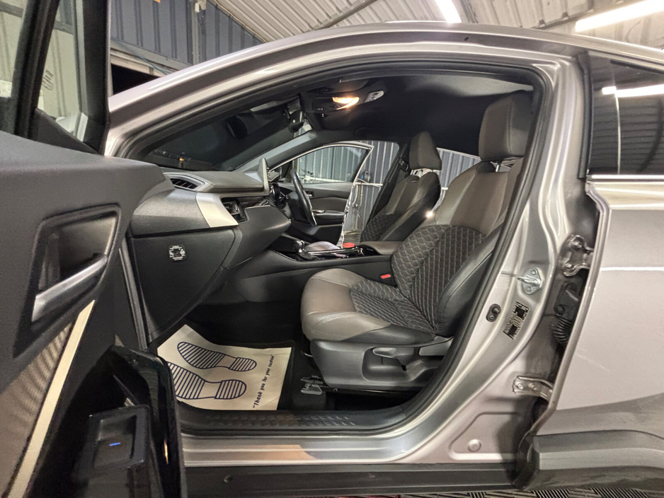 2022 Toyota C-HR - image 18