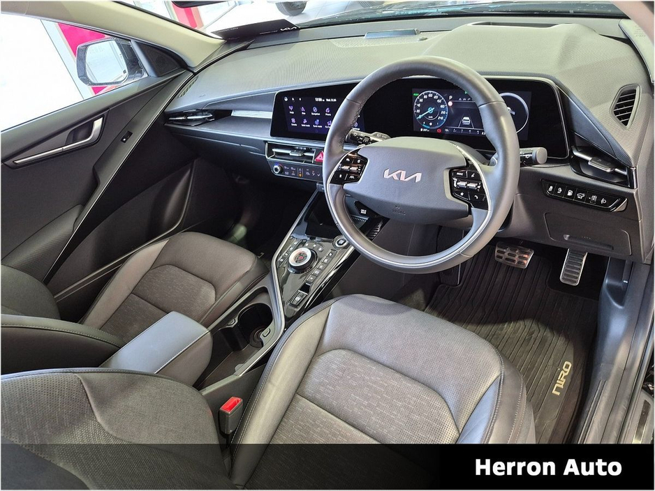 2023 Kia Niro - image 7