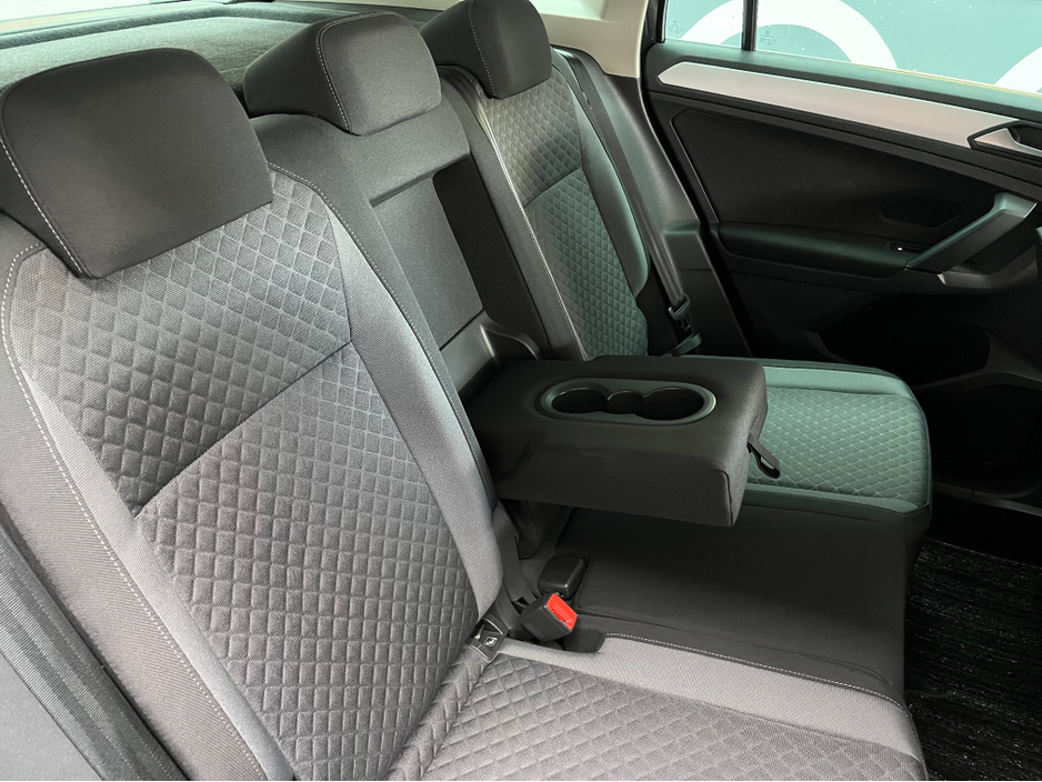 2018 Volkswagen Tiguan - image 14