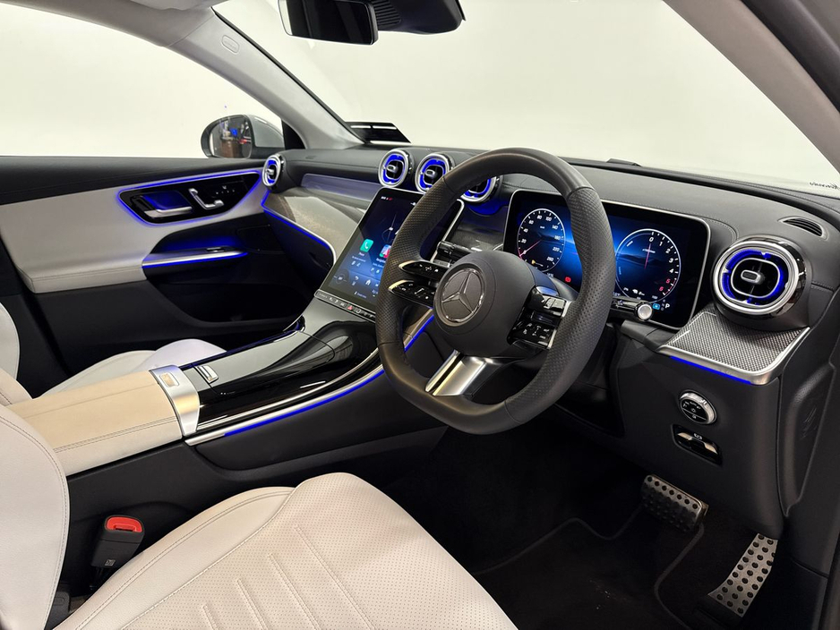 2025 Mercedes-Benz GLC Class - image 9