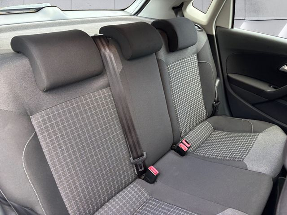 2015 Volkswagen Polo 1.2 TSI AUTO €9,850