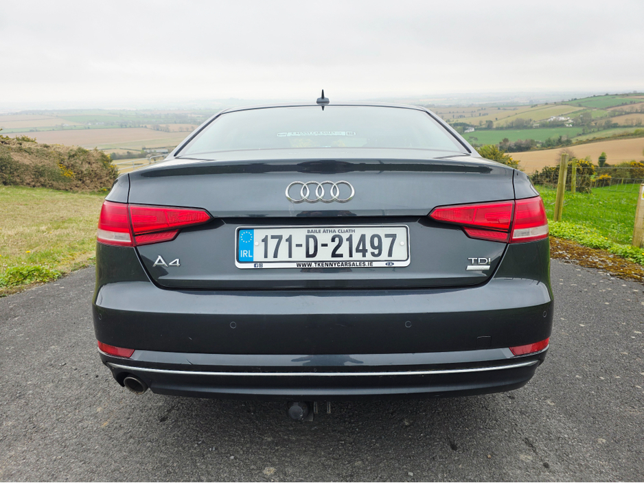 2017 Audi A4 - image 10