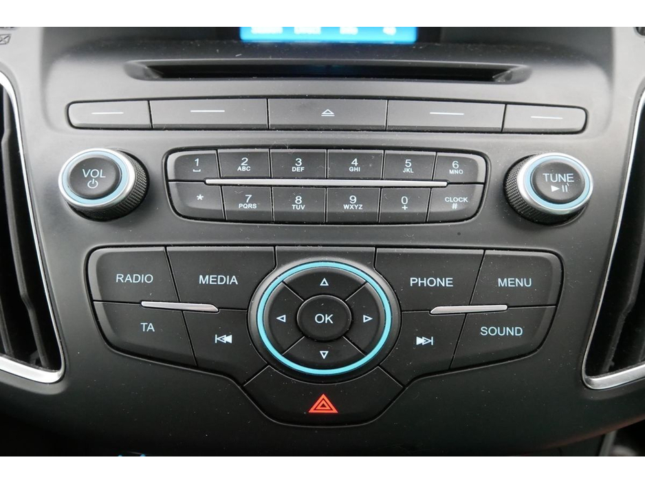 2016 Ford Focus - image 21