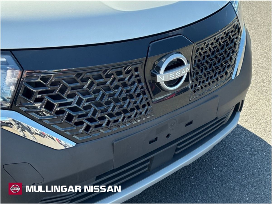 2025 Nissan Townstar - image 11