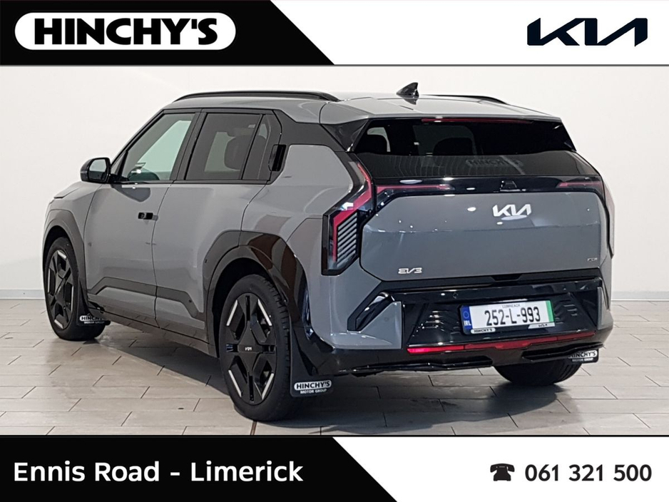 2025 Kia EV3 - image 3