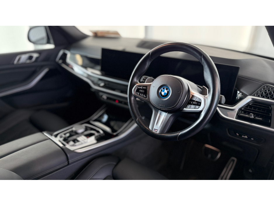 2024 BMW X5 - image 3